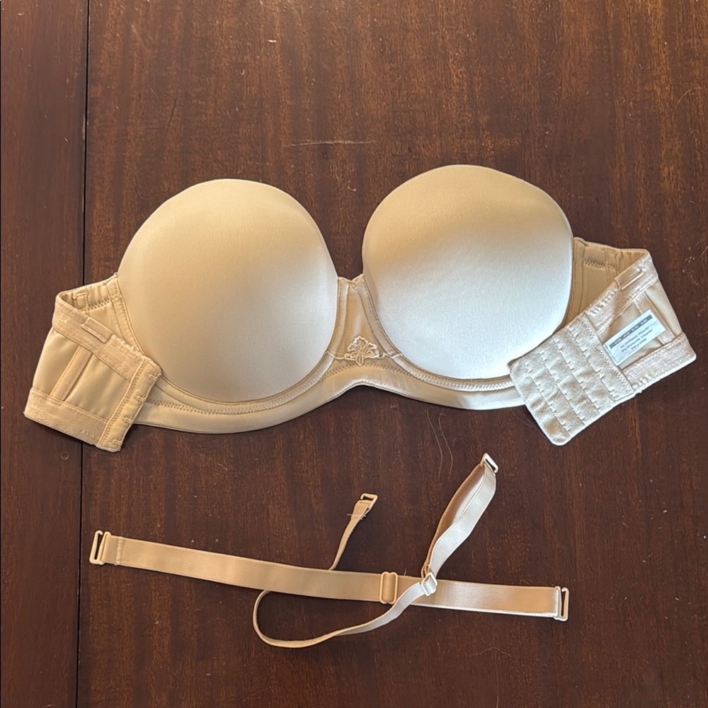 NWOT Strapless Cream Bra